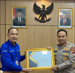 Award Presentation to Kalimantan Barat Police Chief