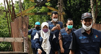 Perjalanan Petugas Sensus di Desa Sungai Muntik